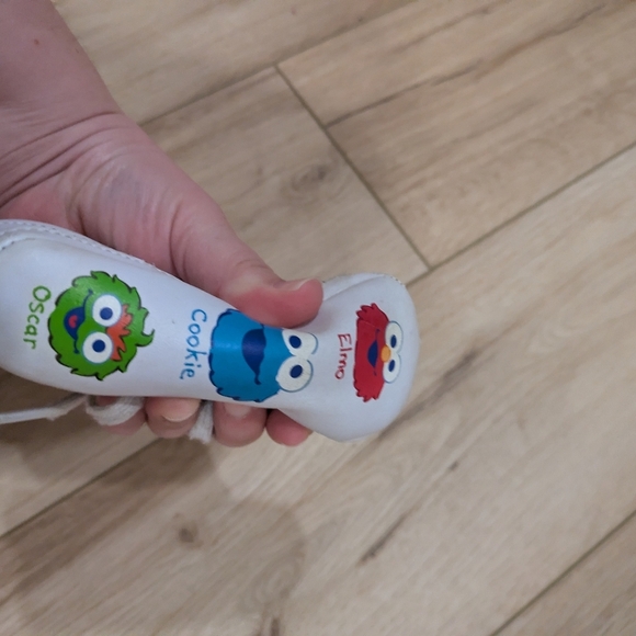 Vintage Sesame Street Baby Shoes - Picture 10 of 10